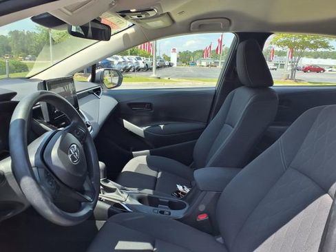 Used 2023 Toyota Corolla LE image 5