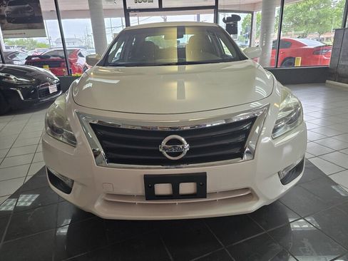 Used 2015 Nissan Altima 2.5 S w/ Special Edition Package FWD image 2