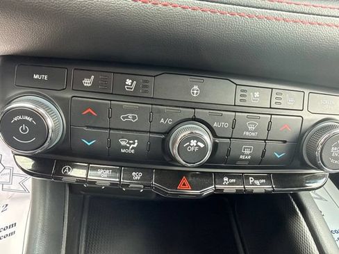 Used 2024 Dodge Durango GT AWD/4WD image 16
