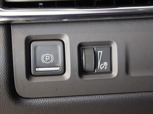 Certified 2023 Cadillac XT4 Premium Luxury w/ Enhanced Visibility Package image 35