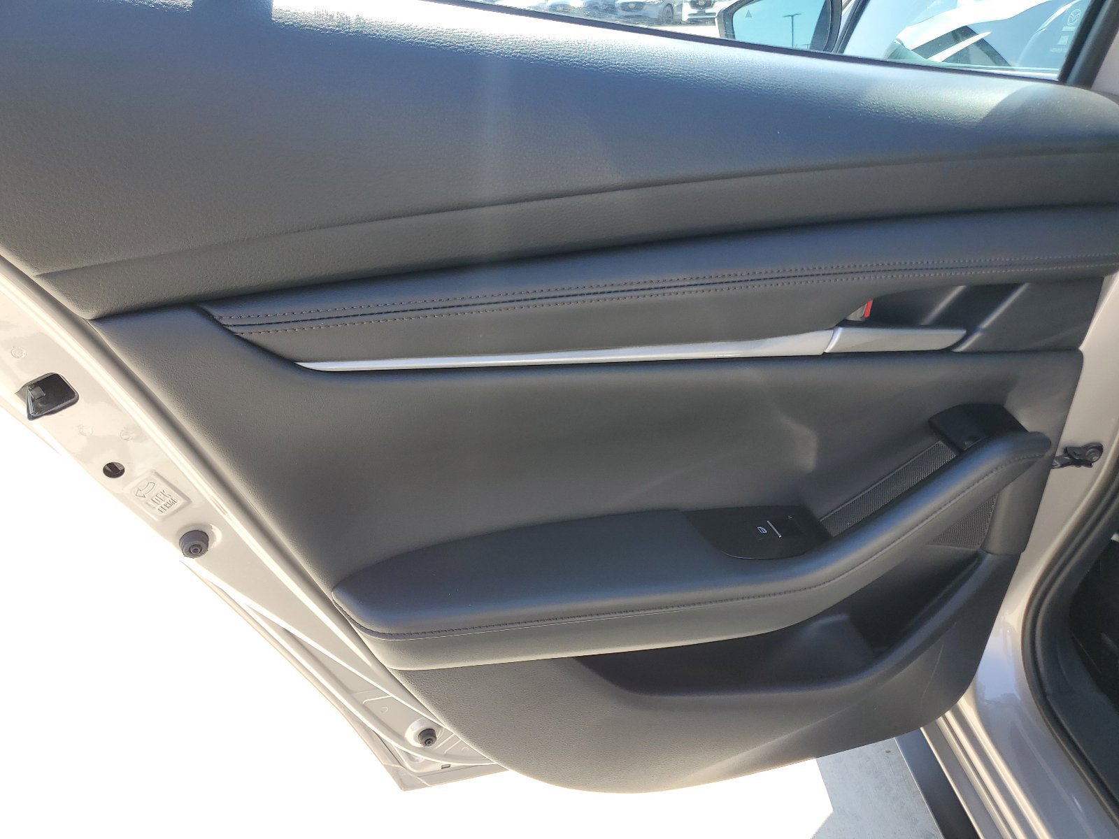 Used 2025 MAZDA MAZDA3 s FWD image 32