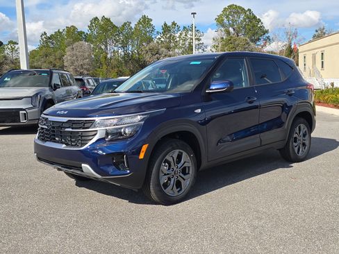 New 2026 Kia Seltos LX image 4