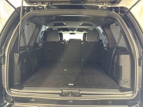 Used 2017 Ford Expedition XLT w/ Equipment Group 202A AWD/4WD image 25