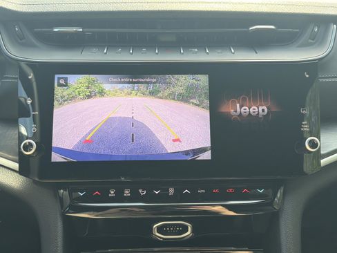 New 2026 Jeep Grand Cherokee L Limited RWD image 16