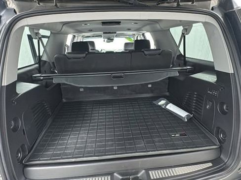 Used 2019 Chevrolet Suburban Premier image 16