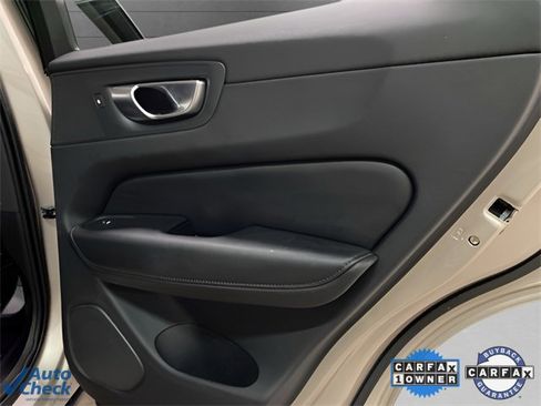 Used 2025 Volvo XC60 B5 Core image 83