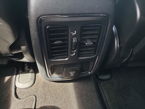 Used 2022 Jeep Grand Cherokee Laredo X AWD/4WD image 13