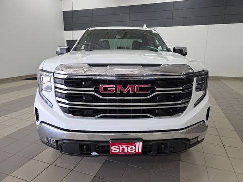 Used 2023 GMC Sierra 1500 SLT w/ X31 Off-Road Package AWD/4WD image 9