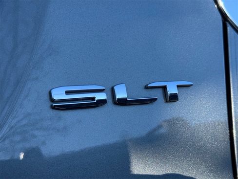 Used 2023 GMC Acadia SLT w/ Technology Package image 6