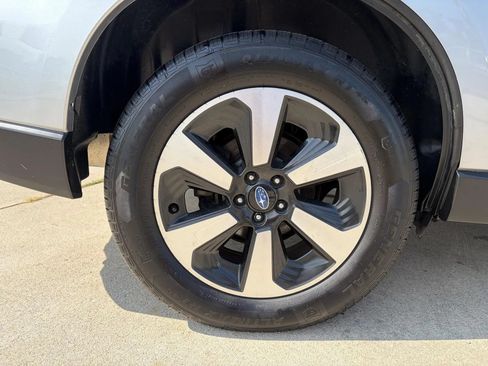 Used 2017 Subaru Forester 2.5i w/ Alloy Wheel Package AWD/4WD image 9