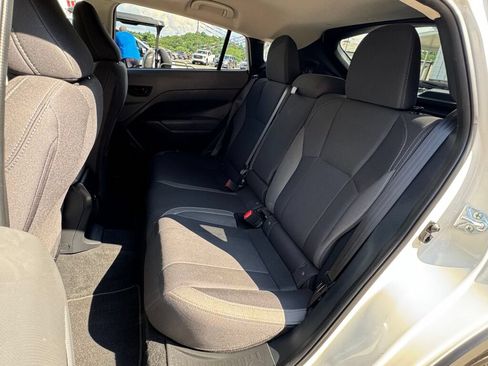 Used 2025 Subaru Crosstrek 2.5i Premium AWD/4WD image 17