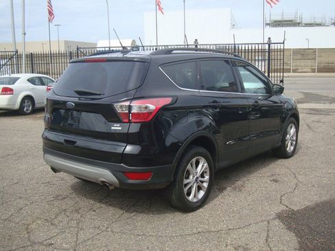 Used 2018 Ford Escape SE w/ SE Sync 3 Package FWD image 5