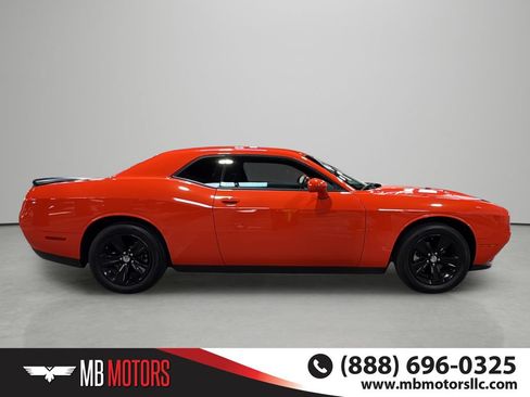 Used 2023 Dodge Challenger SXT RWD image 5
