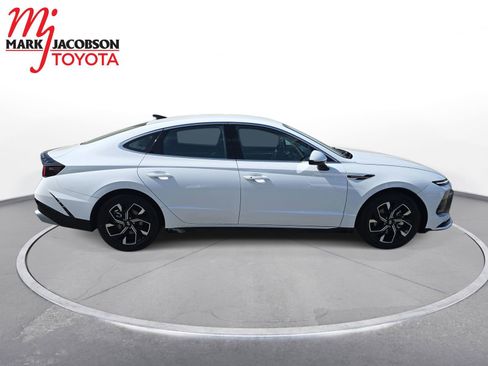 Used 2025 Hyundai Sonata SEL FWD image 4