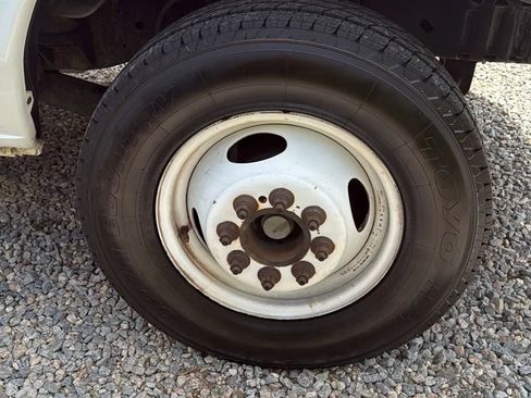 Used 2011 Ford E-450 and Econoline 450 Super Duty RWD image 36