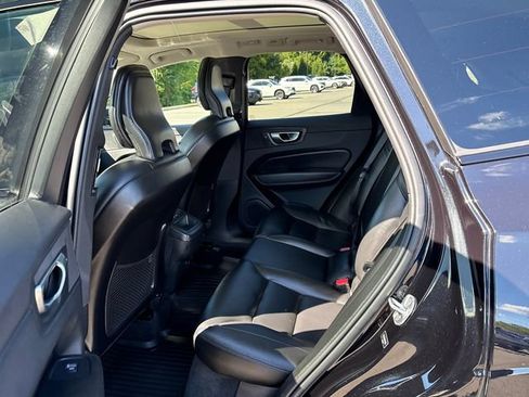 Used 2024 Volvo XC60 B5 Core w/ Protection Package Premier AWD/4WD image 4