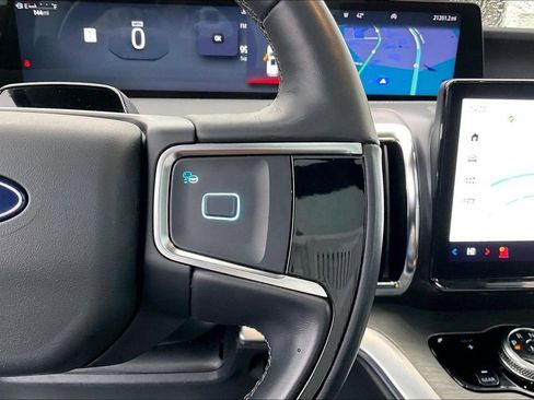 Used 2025 Ford Expedition Max Platinum image 14