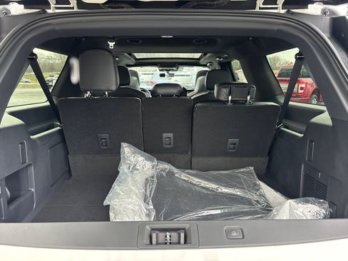 New 2026 Lincoln Navigator L Black Label AWD/4WD image 9