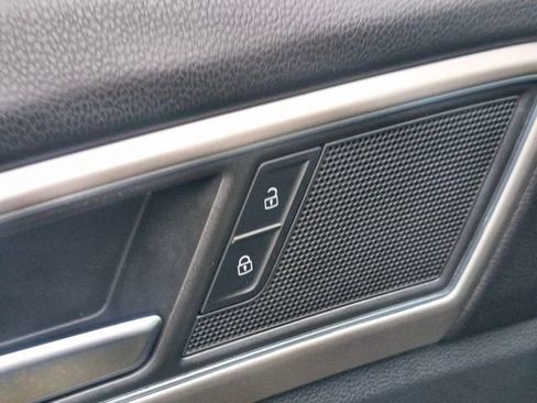 Used 2019 Volkswagen Atlas SE w/ Towing Package image 16