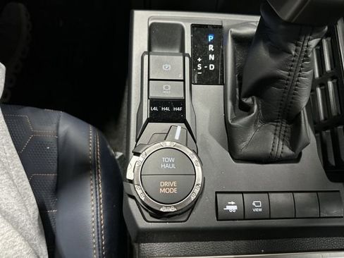 Used 2026 Toyota 4Runner 4WD image 33