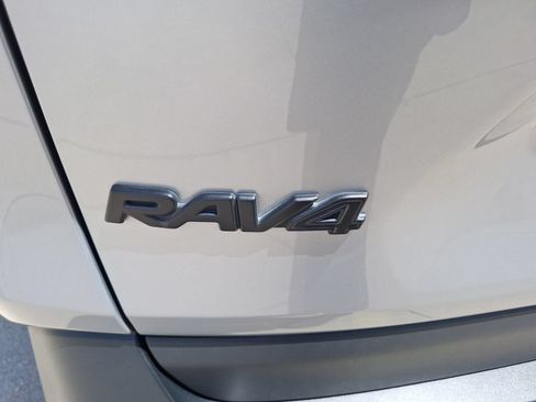 Used 2024 Toyota RAV4 XLE w/ Convenience Package FWD image 12
