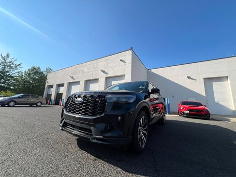 Used 2025 Ford Explorer ST-Line AWD/4WD image 32