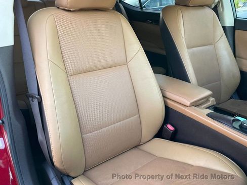 Used 2017 Lexus ES 350 w/ Premium Package FWD image 10