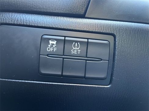 Used 2015 MAZDA MAZDA3 i Sport image 18