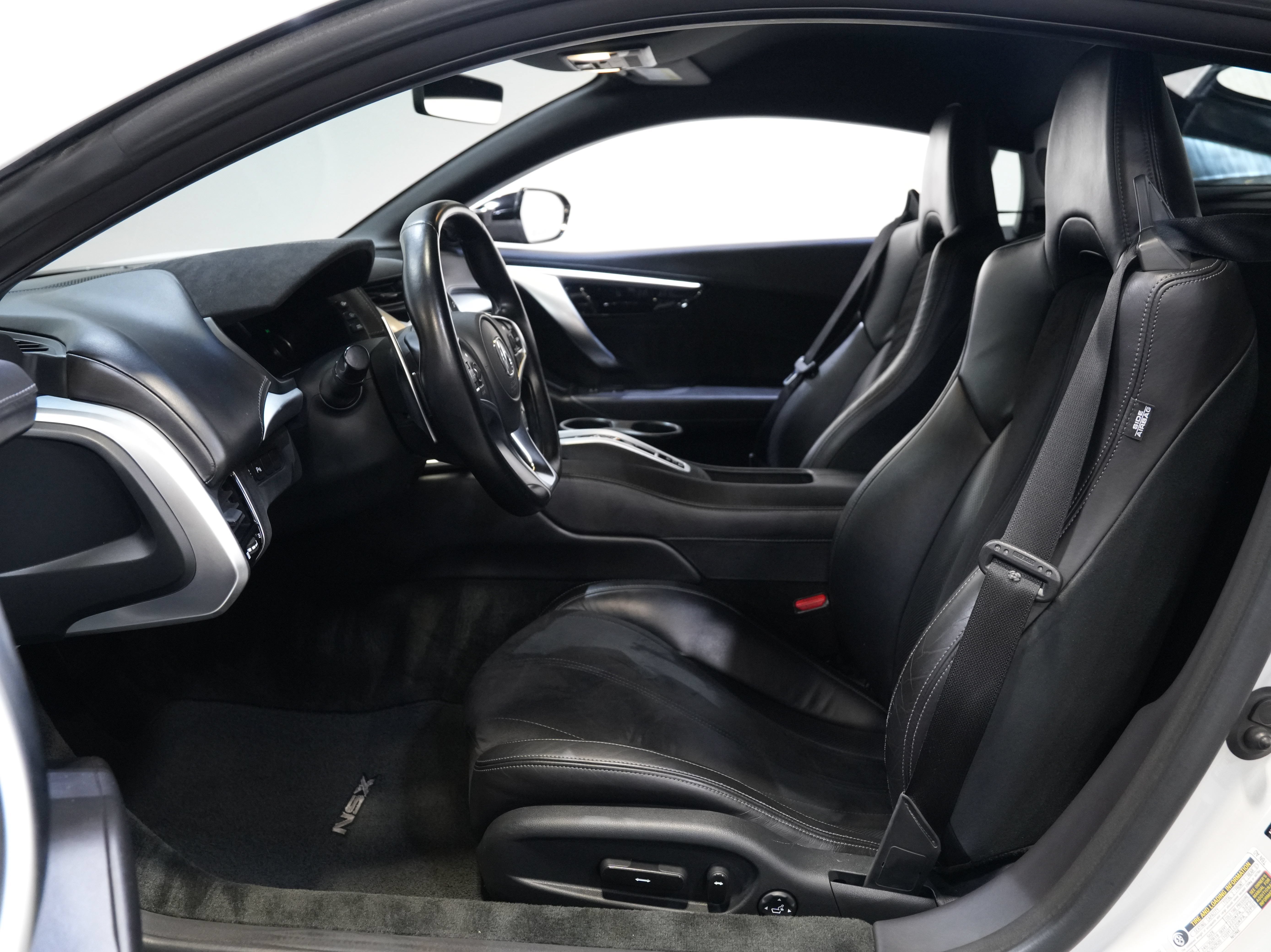 Used 2017 Acura NSX AWD/4WD image 28
