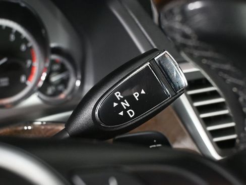 Used 2013 Mercedes-Benz E 350 Sedan image 10