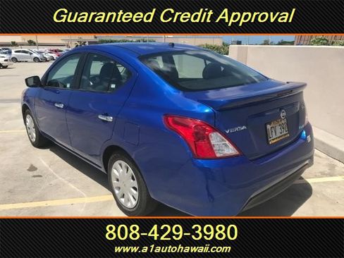 Used 2016 Nissan Versa SV FWD image 3