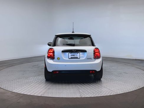 Certified 2024 MINI Cooper SE image 7