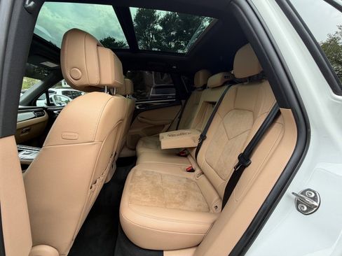 Used 2021 Porsche Macan AWD/4WD image 20