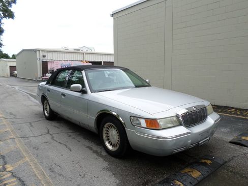 Used 2000 Mercury Grand Marquis LS RWD image 2