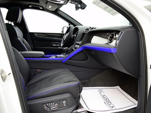 New 2025 Bentley Bentayga image 34