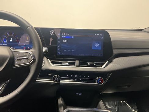 Certified 2025 Chevrolet Equinox LT image 13