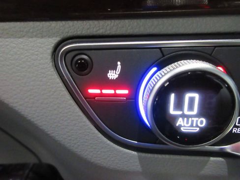 Used 2023 Audi Q5 2.0T Premium w/ Convenience Package AWD/4WD image 26