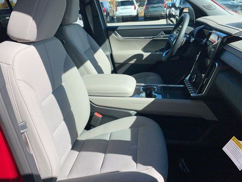 New 2026 GMC Acadia Elevation image 53