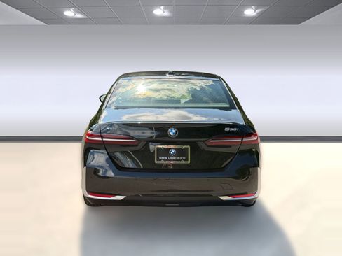 Certified 2026 BMW 530i xDrive AWD/4WD image 10