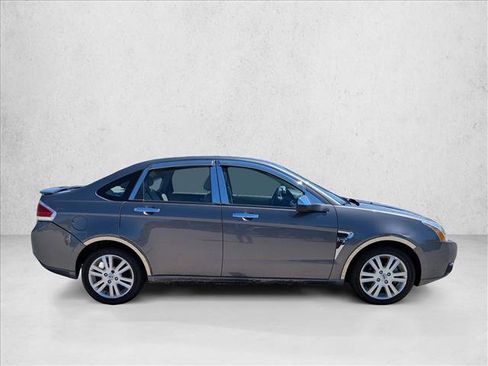 Used 2009 Ford Focus SEL FWD image 4
