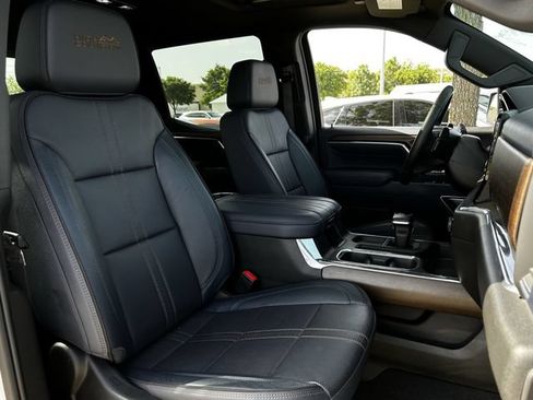 Used 2024 Chevrolet Silverado 1500 High Country AWD/4WD image 31
