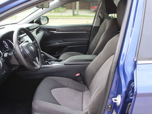 Used 2018 Toyota Camry LE FWD image 20