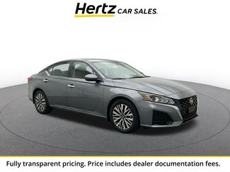 Used 2025 Nissan Altima 2.5 SV FWD video 1