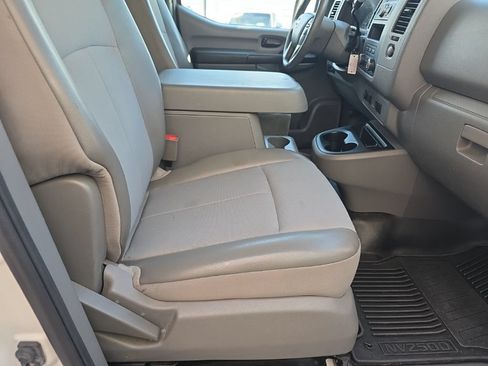Used 2017 Nissan NV 2500 SV RWD image 20
