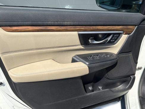 Used 2018 Honda CR-V Touring image 13
