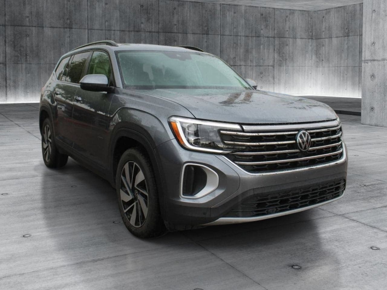 Used 2025 Volkswagen Atlas SE AWD/4WD image 8