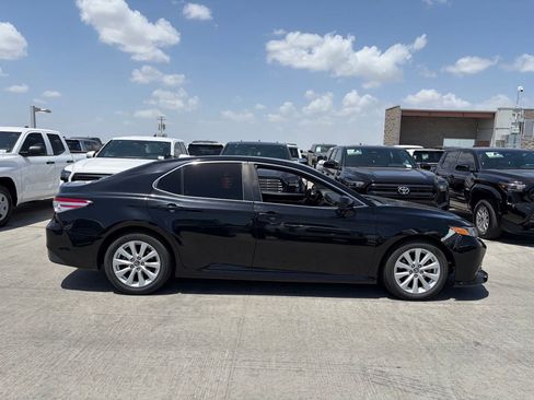 Used 2020 Toyota Camry LE FWD image 3