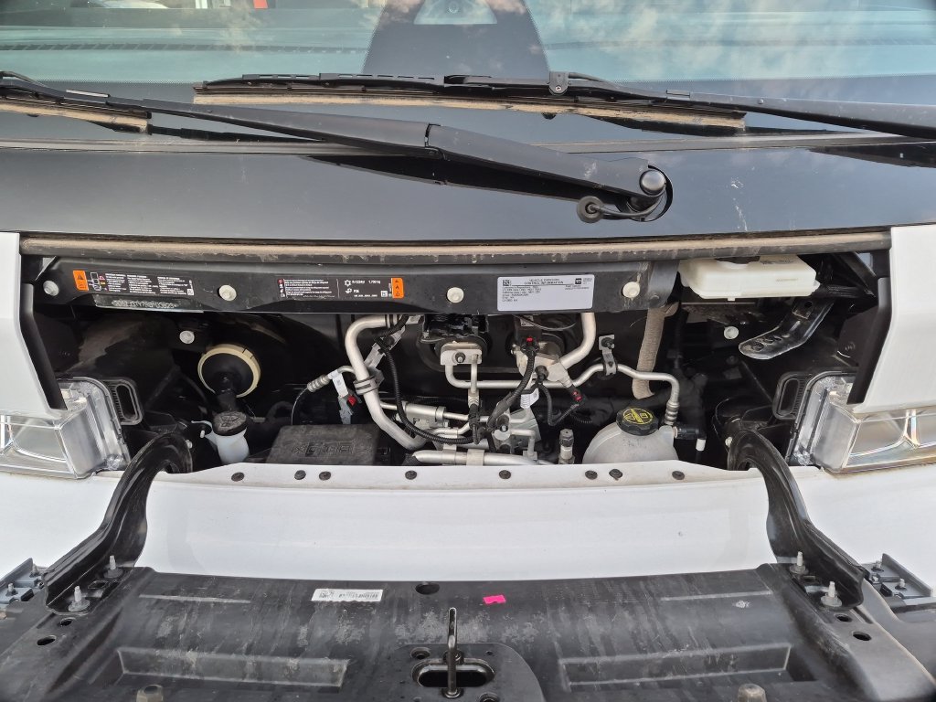 Used 2024 Chevrolet Brightdrop 600 w/ Commercial Equipment Package AWD/4WD image 34