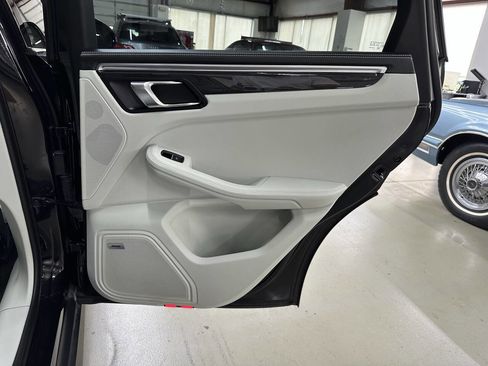 Used 2024 Porsche Macan S image 14