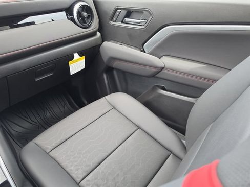 New 2026 Chevrolet Colorado Z71 w/ Technology Package AWD/4WD image 17